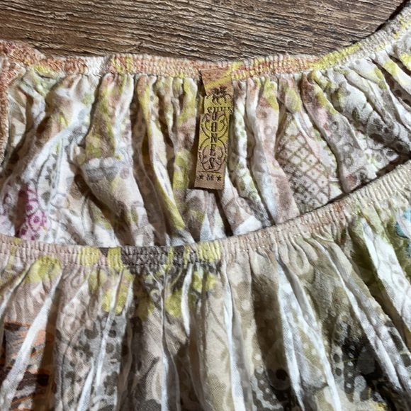 Suki Jones Flutter sleeve Boho top - Picture 2 of 4